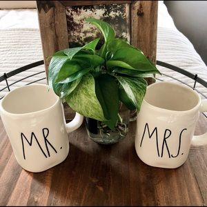 Rae Dunn MR & MRS Mug Set